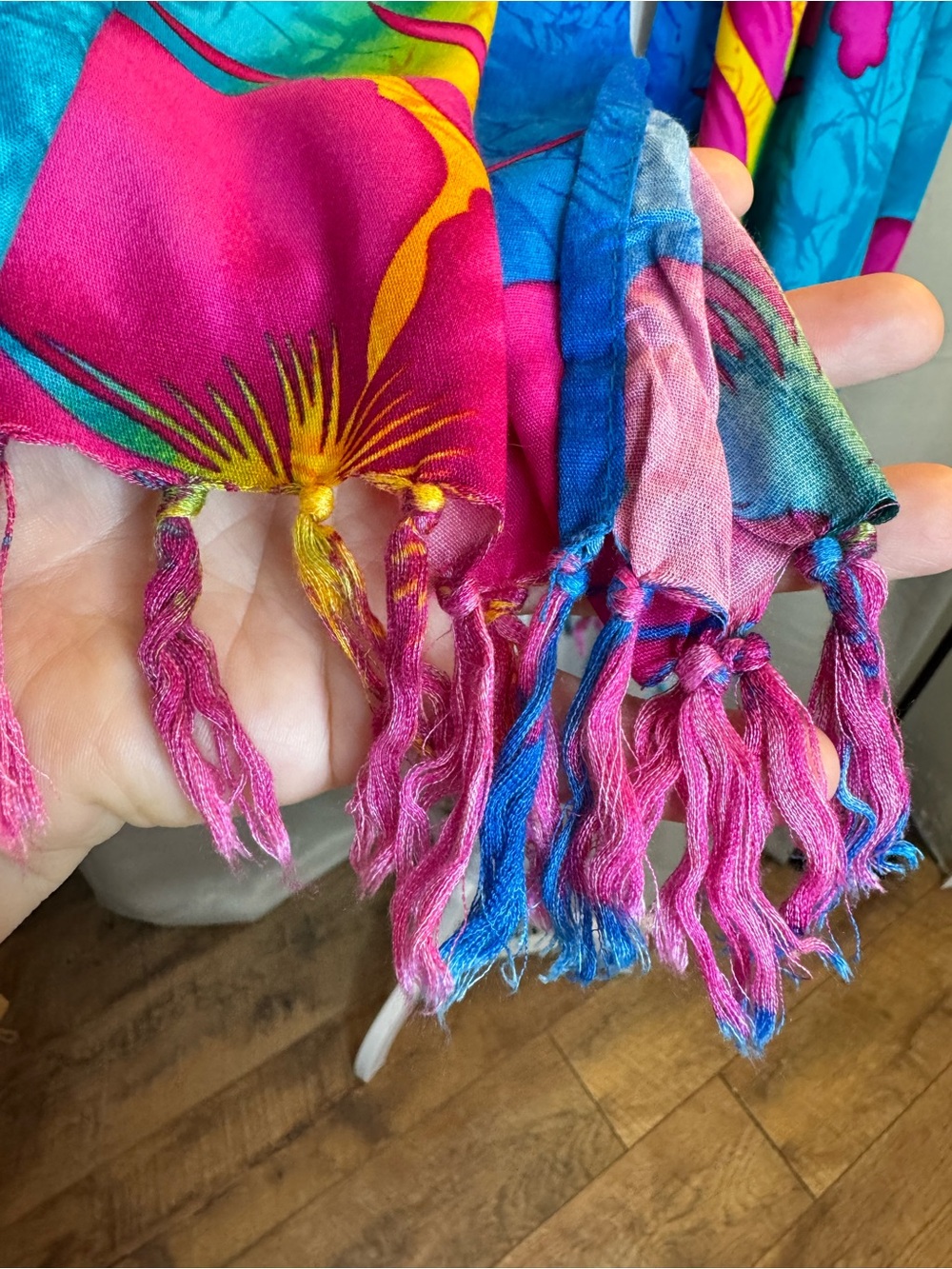 Vibrant Tropical Floral Tassel Scarf Wrap Cruise Wear Blue Pink Yellow 70x22 - Picture 4 of 10